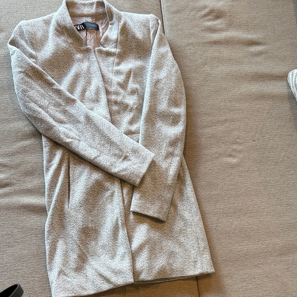 Zara Women's Coat in Light Gray